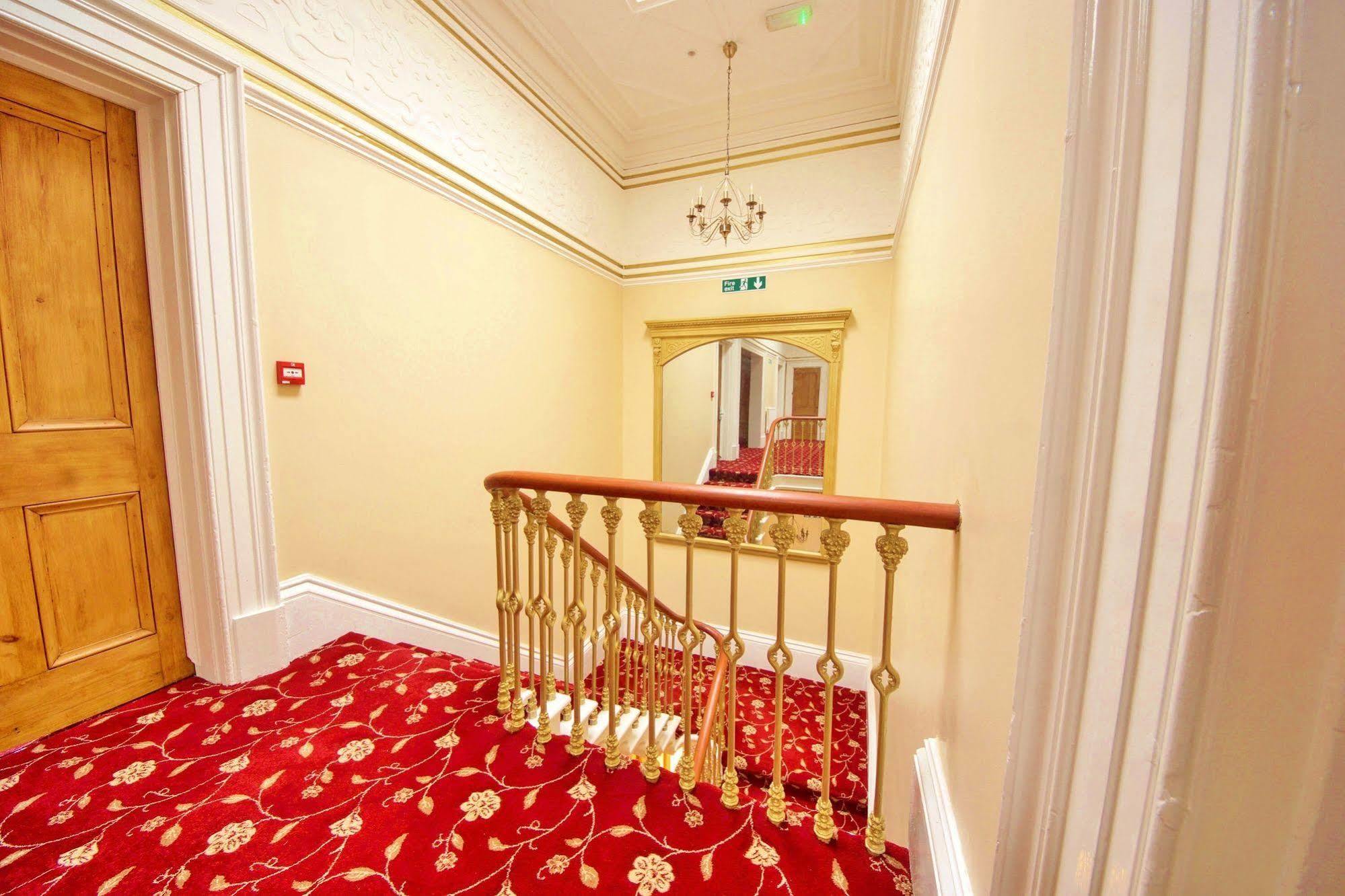 Edgerton Hotel Huddersfield Eksteriør bilde