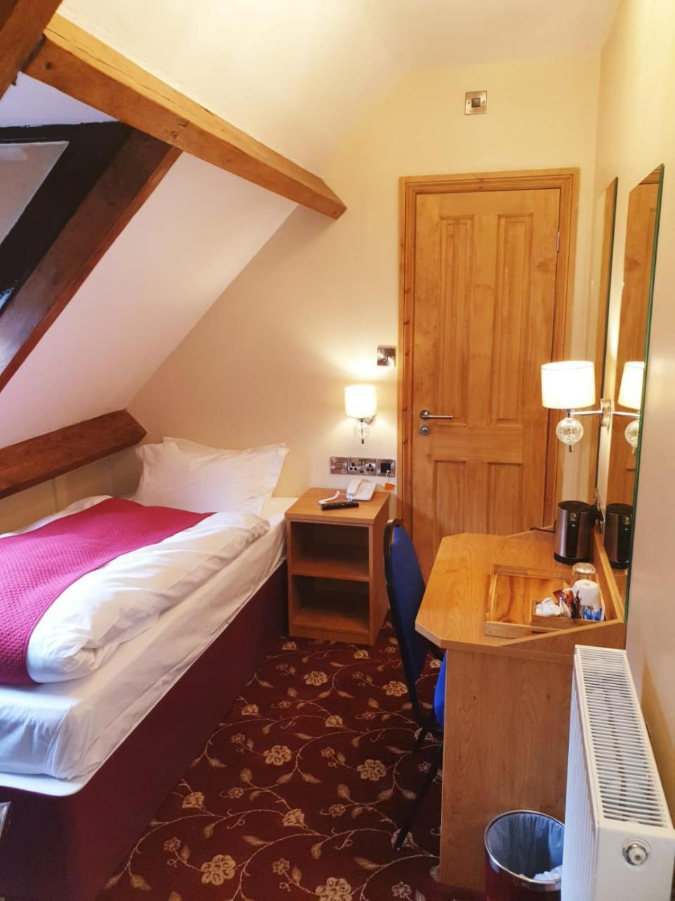Edgerton Hotel Huddersfield Eksteriør bilde